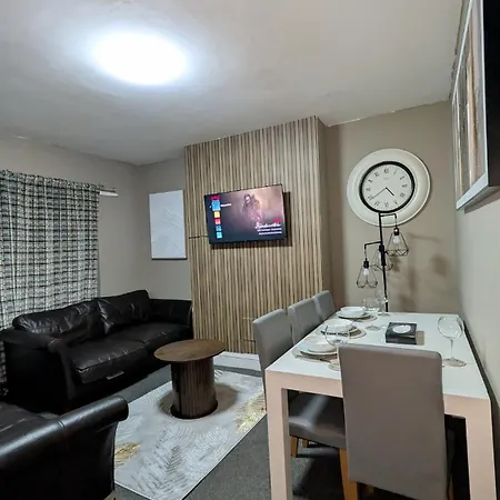 Spacious 4 Bdr House By Willco Short Lets & Serviced With Free Parking & Ideal For Families, Contractors Apartman Bristol