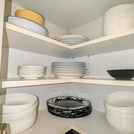 Apartment Spacious 4 Bdr House By Willco Short Lets & Serviced With Free Parking & Ideal For Families, Contractors