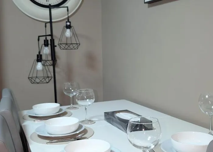 Spacious 4 Bdr House By Willco Short Lets & Serviced With Free Parking & Ideal For Families, Contractors بريستول