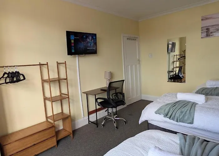Apartmán Spacious 4 Bdr House By Willco Short Lets & Serviced With Free Parking & Ideal For Families, Contractors Bristol