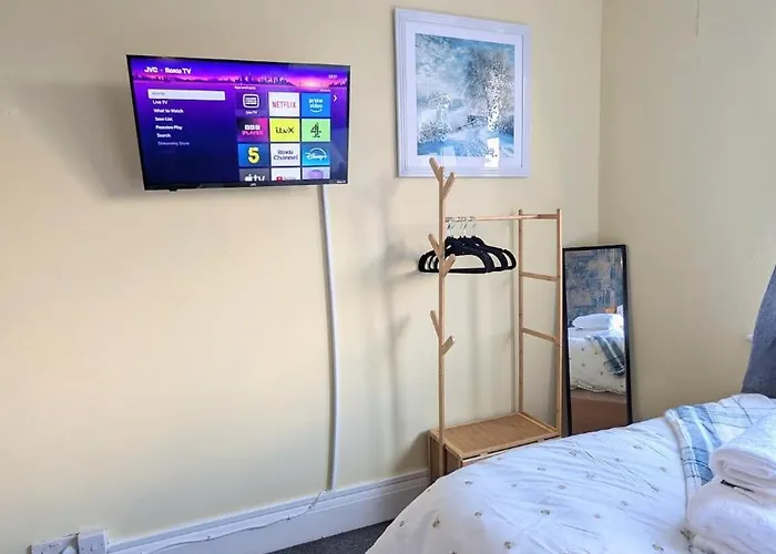 Spacious 4 Bdr House By Willco Short Lets & Serviced With Free Parking & Ideal For Families, Contractors شقة *