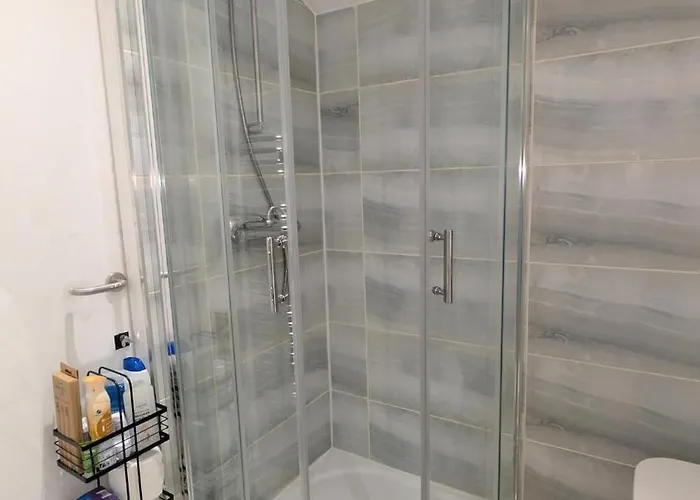 Spacious 4 Bdr House By Willco Short Lets & Serviced With Free Parking & Ideal For Families, Contractors شقة بريستول