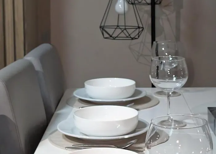 Spacious 4 Bdr House By Willco Short Lets & Serviced With Free Parking & Ideal For Families, Contractors Apartmán