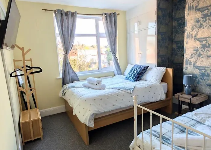 Spacious 4 Bdr House By Willco Short Lets & Serviced With Free Parking & Ideal For Families, Contractors Apartmán Bristol