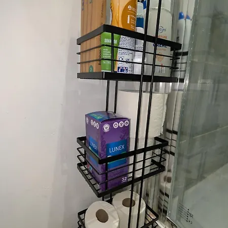 Spacious 4 Bdr House By Willco Short Lets & Serviced With Free Parking & Ideal For Families, Contractors Apartmán *