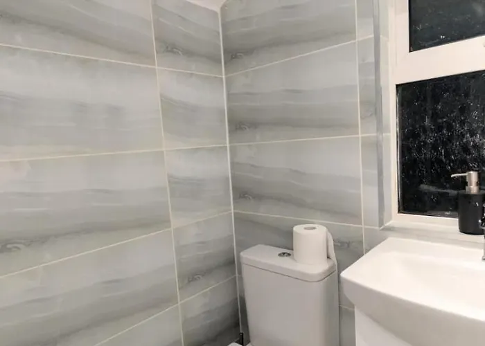 Apartament Spacious 4 Bdr House By Willco Short Lets & Serviced With Free Parking & Ideal For Families, Contractors Bristol